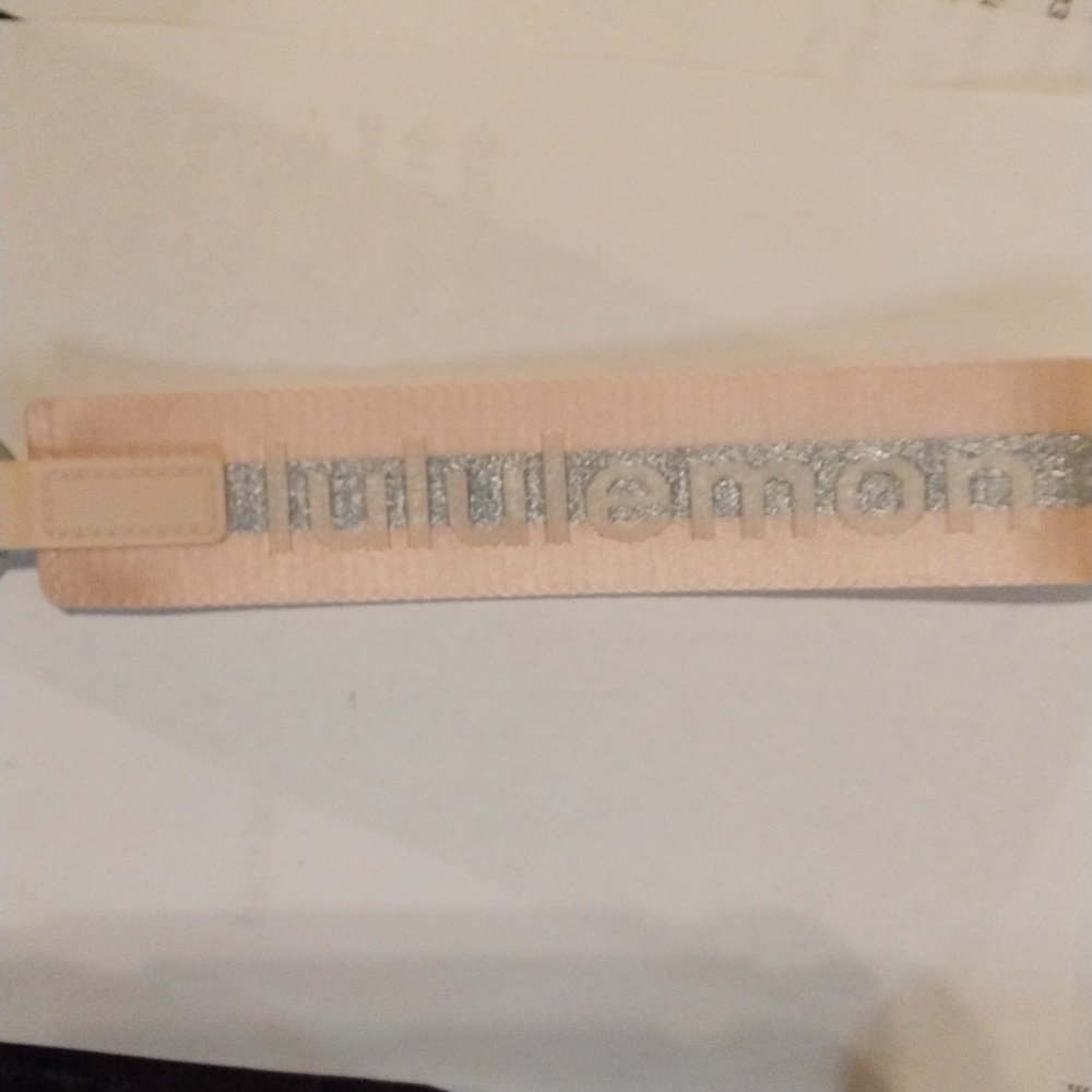 NWOT Never lost Keychain Lululemon pink and silver